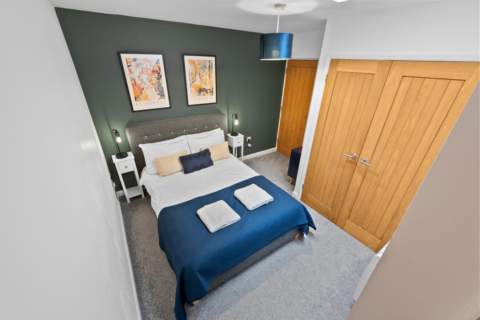 Glevum Lodge - 2 Bedroom Town Centre Apartment Cirencester Exterior photo