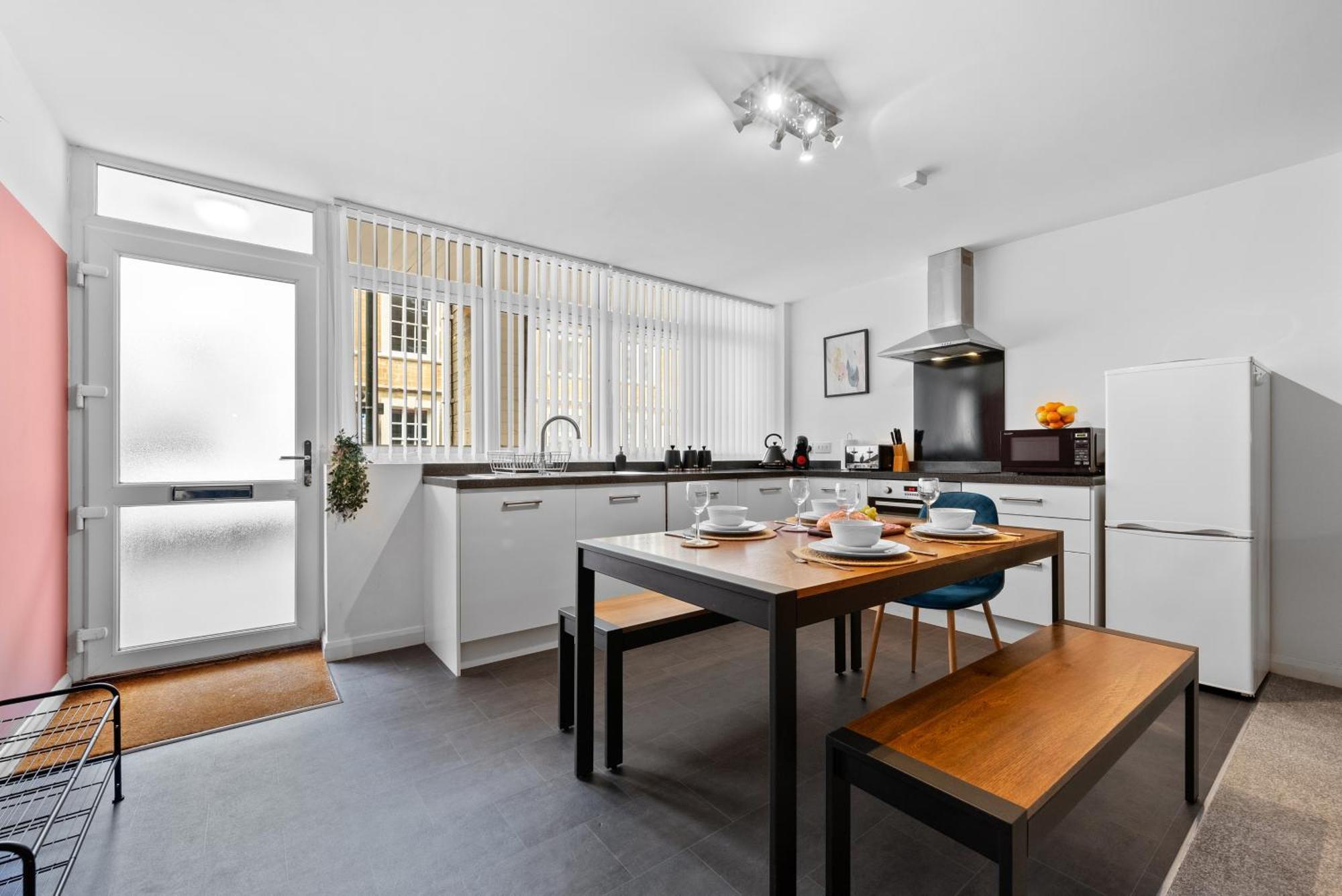 Glevum Lodge - 2 Bedroom Town Centre Apartment Cirencester Exterior photo