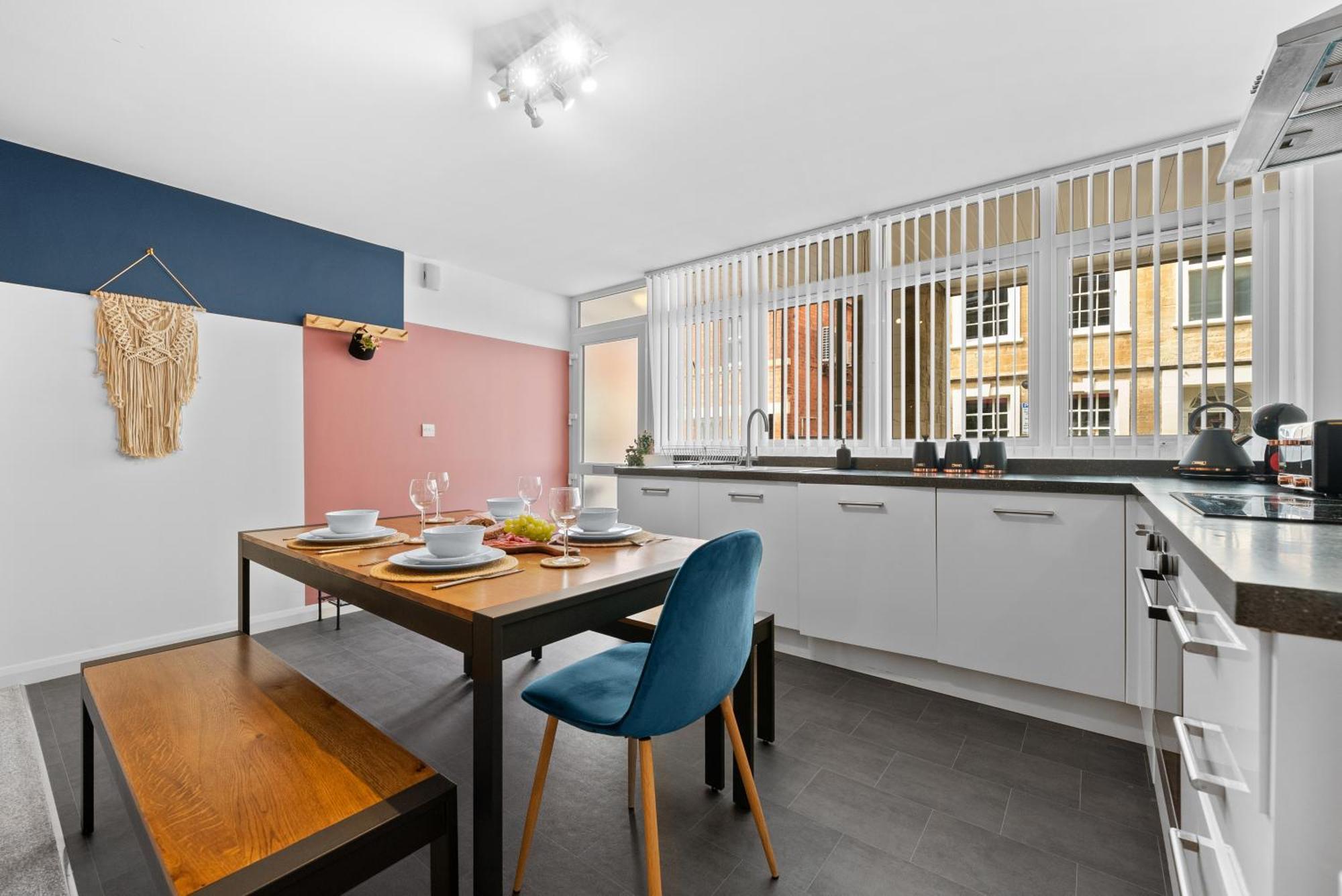 Glevum Lodge - 2 Bedroom Town Centre Apartment Cirencester Exterior photo